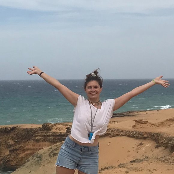 Meet your Posher, Lucía - Picture 1 of 1